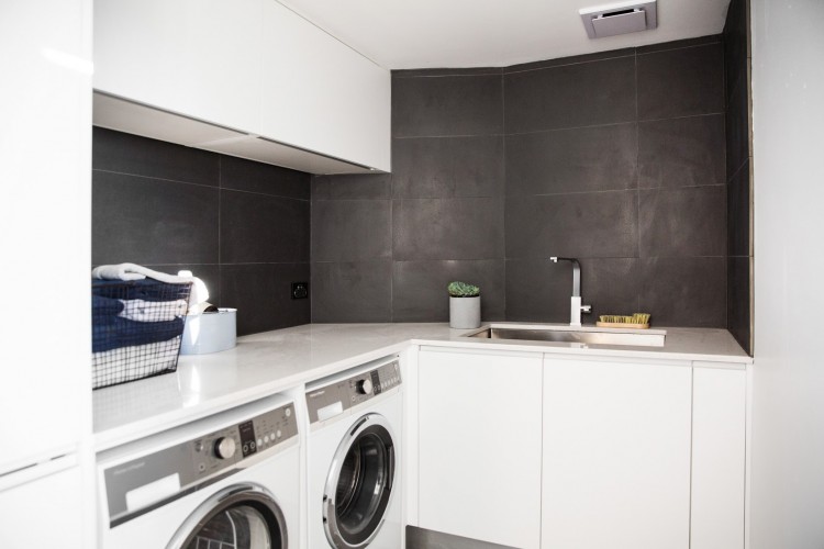 Caro-and-Kingi-laundry room- The block 2015