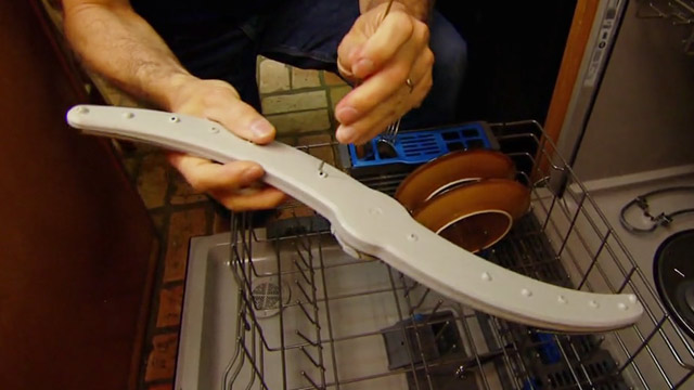 How to clean the filter and spray arm in your DishDrawer
