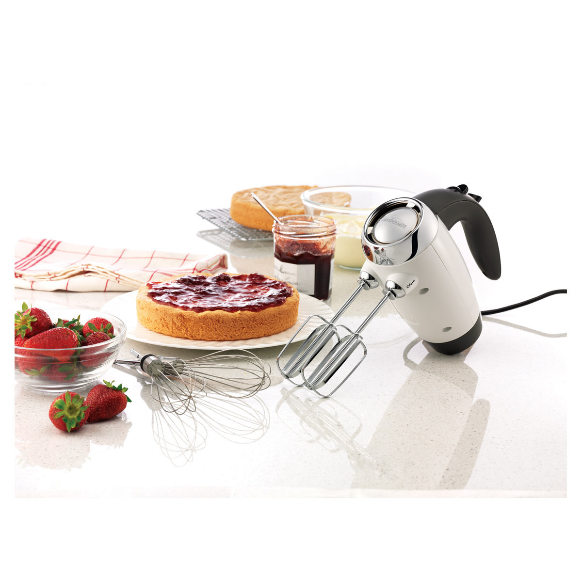 Sunbeam JM6600 Mixmaster Hand Mixer hero image