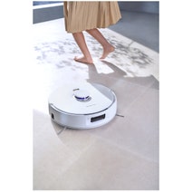 Narwal Freo X Ultra Robotic Vacuum and Mop with Auto Washing and Self Emptying XULTRA hero image
