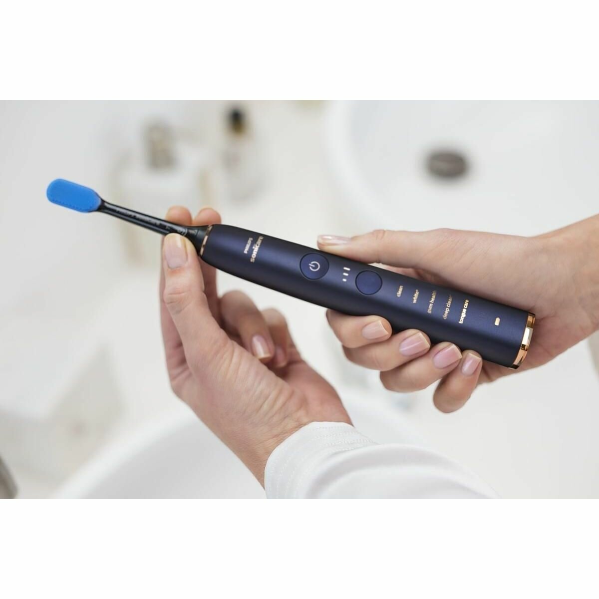 Philips HX9954-56 Sonicare DiamondClean Smart Sonic Electric Toothbrush with App hero image