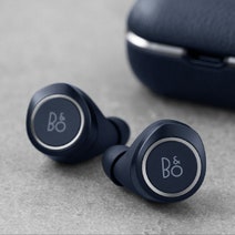 B&O BeoPlay E8 2.0 True Wireless Bluetooth In Ear Headphones Indigo Blue 244342 hero image