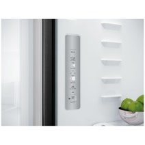 Westinghouse 564L French Door Fridge with Plumbed Water Dispenser and Ice Maker Matte Charcoal Black WQE5750BB hero image