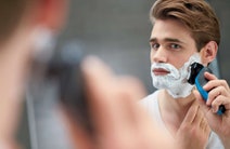 Philips S5050 AquaTouch Wet and Dry Electric Shaver hero image
