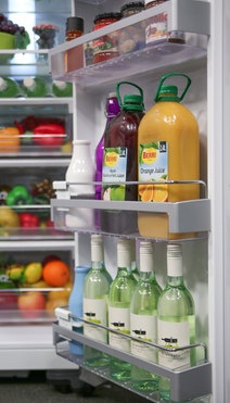 Electrolux ESE7007BF 700L Side By Side Fridge hero image