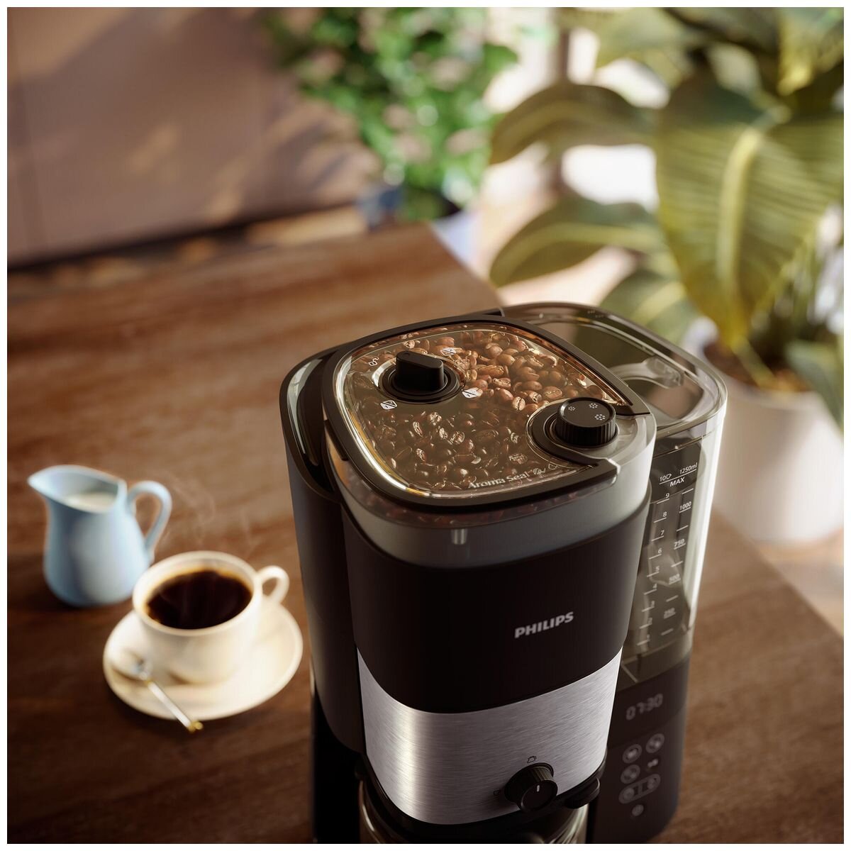 Philips Grind & Brew Coffee Machine HD7900-50 hero image
