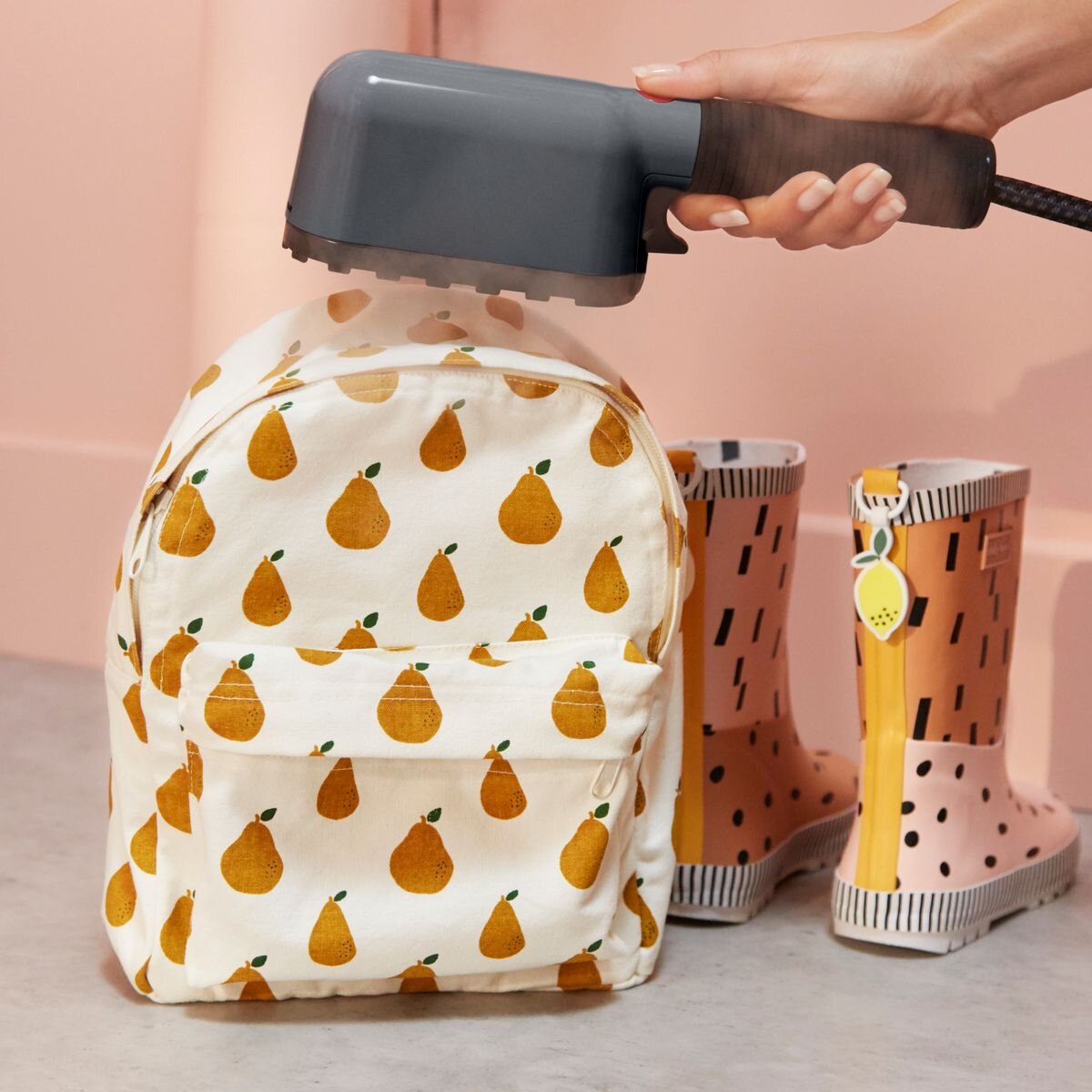 Laurastar Izzi Plus Steamer 585 hero image