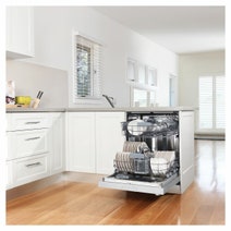 Westinghouse Freestanding Dishwasher WSF6602XA hero image