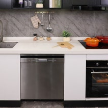 Linarie 63L Built-In Electric Oven LYBO63MF hero image
