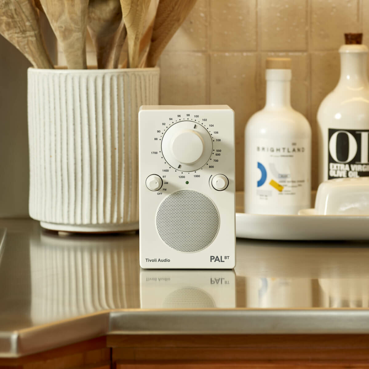 Tivoli Audio PAL Bluetooth Portable Radio White PALBTWHITE hero image
