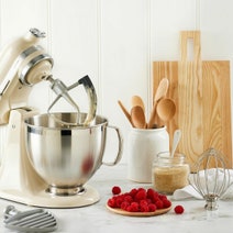 KitchenAid KSM195 Artisan Stand Mixer Almond Cream 5KSM195PSAAC hero image