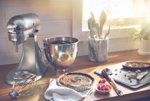 KitchenAid 5KSM150PSACU Artisan Stand Mixer Contour Silver - 91099 hero image
