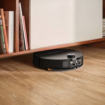 Roborock Saros 10 Robotic Vacuum Cleaner Black RR-S1052-03-BLK hero image