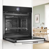 Bosch Series 8 Black MultiFunction Oven With Steam HRG776MB1A hero image
