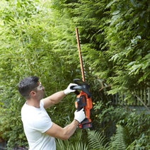Black & Decker GTC36552PC-XE 36V 55CM 2Ah Powercommand Hedge Trimmer hero image