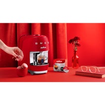 Smeg Lavazza A Modo Mio Capsule Coffee Machine Red 18000458 hero image
