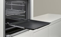 NEFF B58VT68N0B 60cm Pyrolytic Electric Built-In Oven with VarioSteam hero image