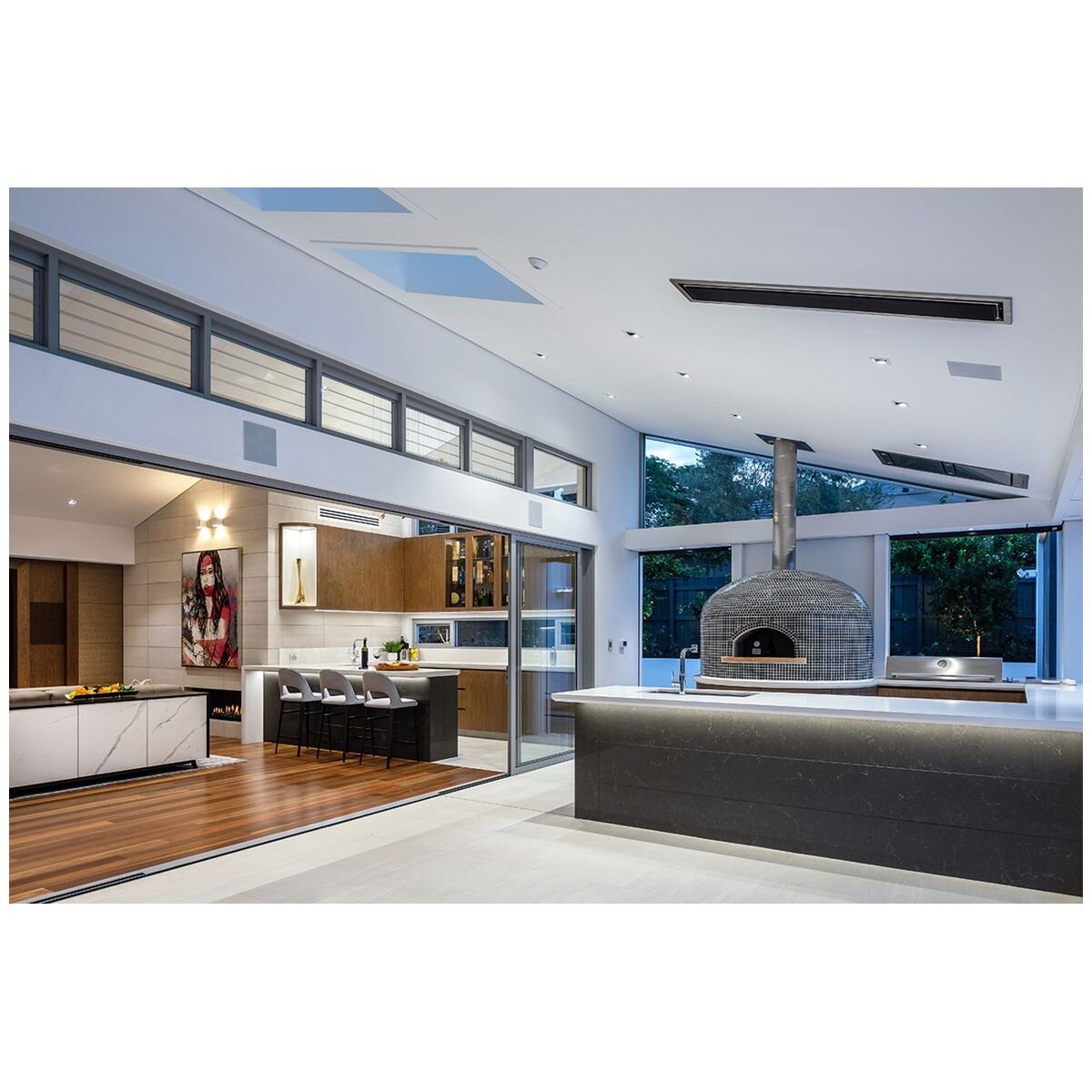 Schweigen 120cm SILENT Ceiling Cassette UM4220-12SEPAK hero image