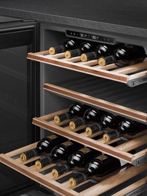 Smeg Dolce Stil Novo Wine Cooler CVIA638LN3 hero image