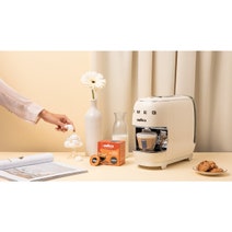 Smeg Lavazza A Modo Mio Capsule Coffee Machine Cream 18000465 hero image