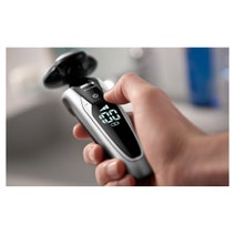 Philips S9711-41 Series 9000 V-Track PRO Shaver hero image