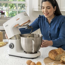 Sunbeam Mixmaster HeatSoft Planetary Stand Mixer MXM7000WH hero image