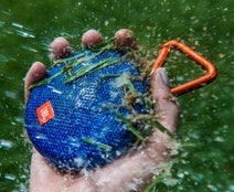 JBL JBLCLIP2BLUE Clip 2 Portable Speaker hero image