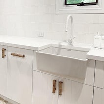Turner Hastings Galdor 60 x 41 Fine Fireclay Single Bowl Butler Sink Gloss White HG6040 hero image