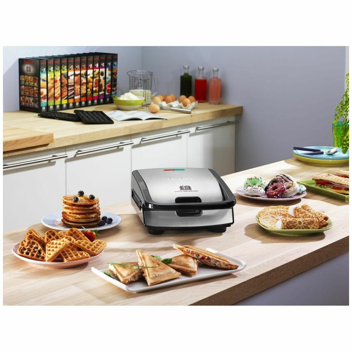 Tefal Snack Collection Sandwich and Waffle Maker with Pancake Plate Attachment SW852-8010 hero image