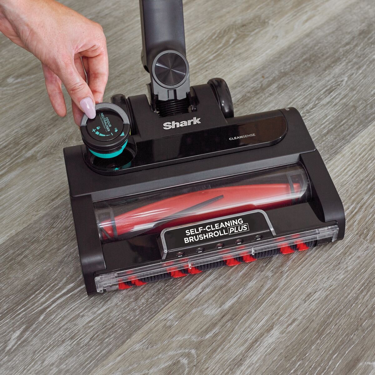 Shark Stratos Cordless Pet Pro Vacuum with Clean Sense IQ IZ400 hero image