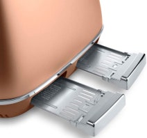 Delonghi CTI4003CPKBI2001CP Distinta Toaster and Distinta Kettle Pack hero image
