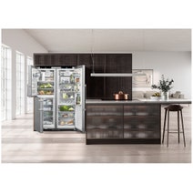 Liebherr 698L Side by Side Fridge with Ice Maker XRCSDH5266 hero image