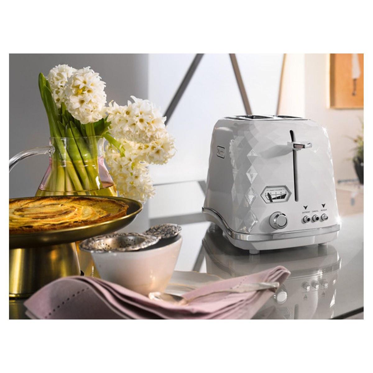 Delonghi CTJX2003W Brillante 2 Slice Toaster hero image