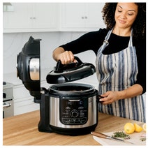 Ninja Foodi Max 7.5L Multi Cooker OP500 hero image