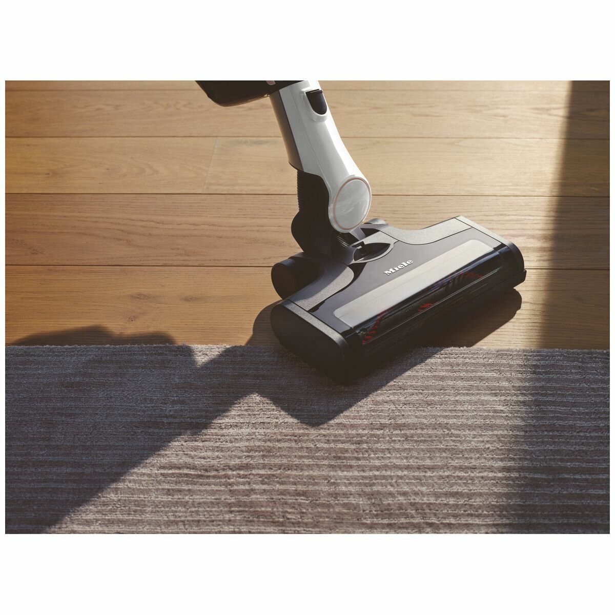 Miele Triflex HX2 Bagless Stick Vacuum 11827130 hero image