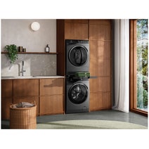 Electrolux 900 Series 9kg Heat Pump Dryer with Steam Dark Onyx EDH902R9SC hero image