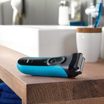 Braun 3010S Series 3 ProSkin Men's Shaver hero image