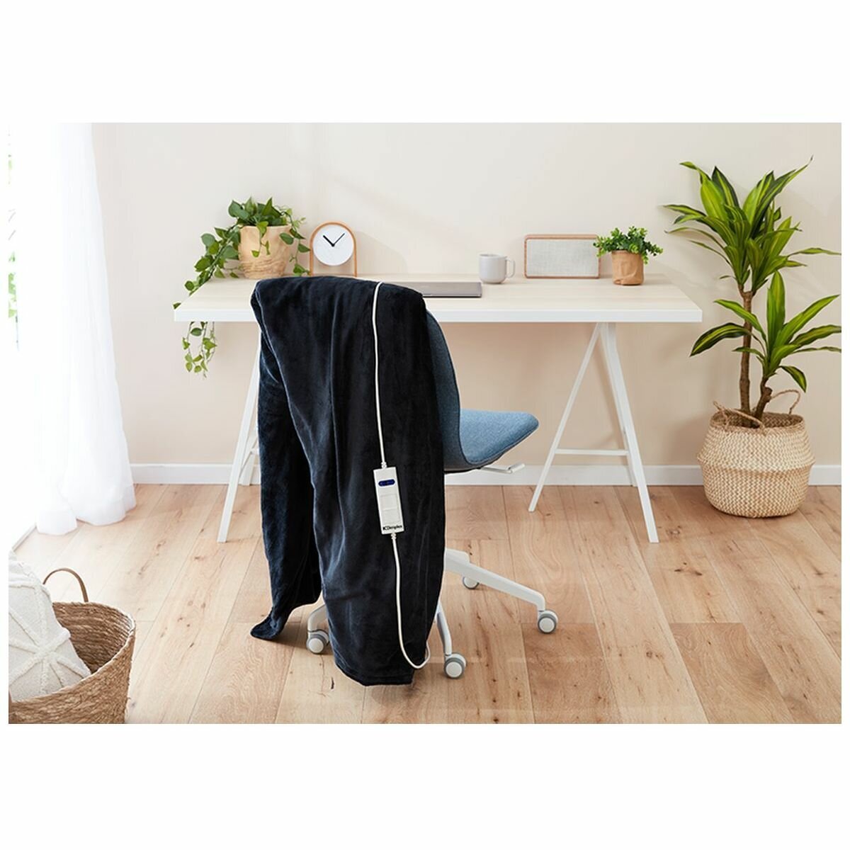 Dimplex micro fleece cheap heated throw blanket