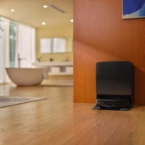 Roborock Saros Z70 Robotic Vacuum with OmniGrip Mechanical Arm RR-SZ7052-03-BLK hero image