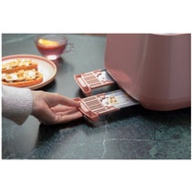 DeLonghi Eclettica Four Slice Toaster Pink CTY4003PK hero image