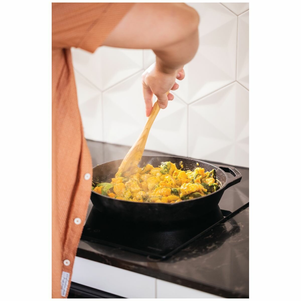 Haier 60cm Electric Ceramic Cooktop HCE604TB3 hero image