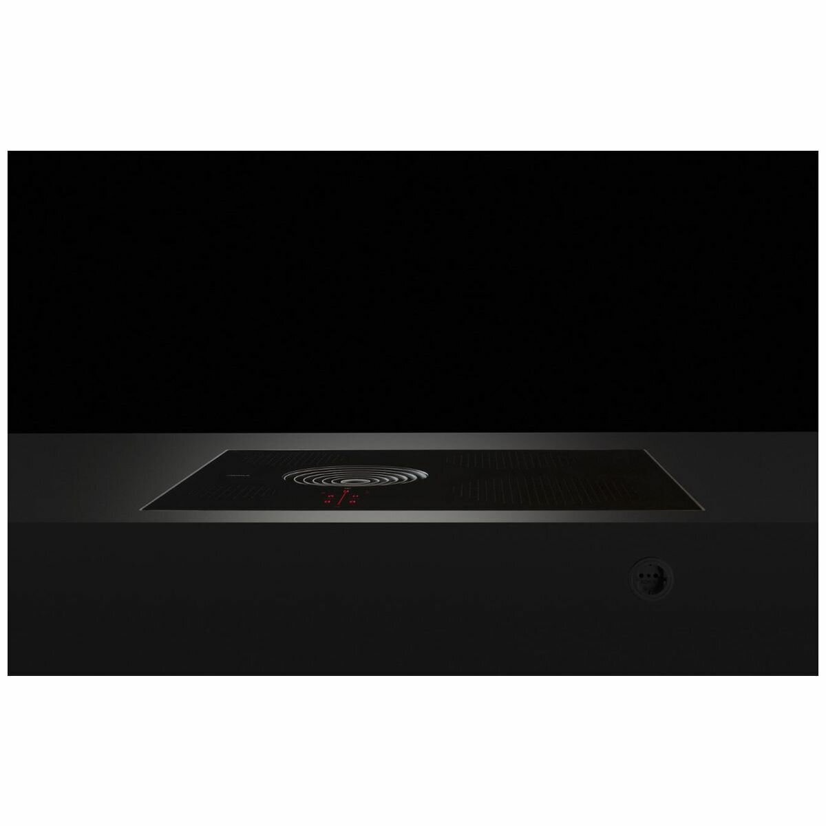 Cooktop with store integrated extractor