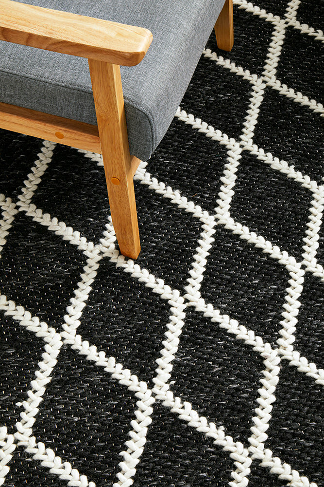 Rug Culture Huxley Oversize Black & Off White Rug 400X300CM - HU-BLK-400300 hero image