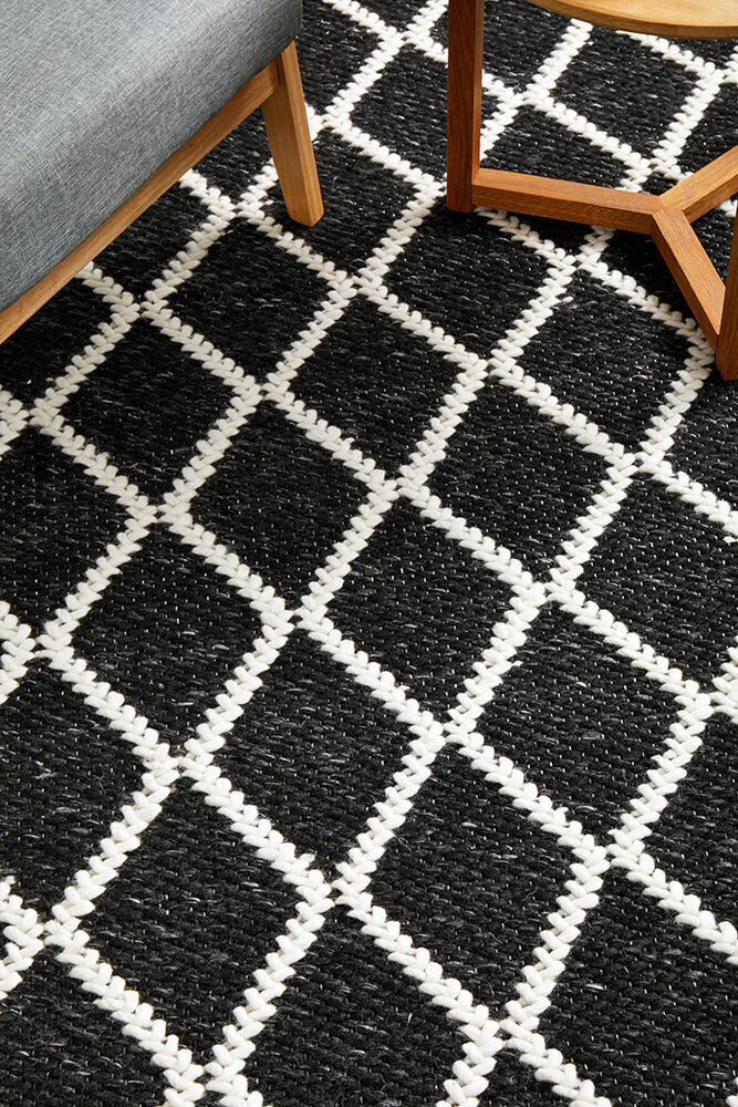 Rug Culture Huxley Oversize Black & Off White Rug 400X300CM - HU-BLK-400300 hero image