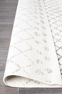 Rug Culture Oasis Extra Large White Rug 500X80CM - OAS-454-WHT-500X80 hero image