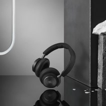 B&O BeoPlay H9 3rd Gen Wireless Bluetooth Noise Cancelling Headphones Matte Black 245323 hero image