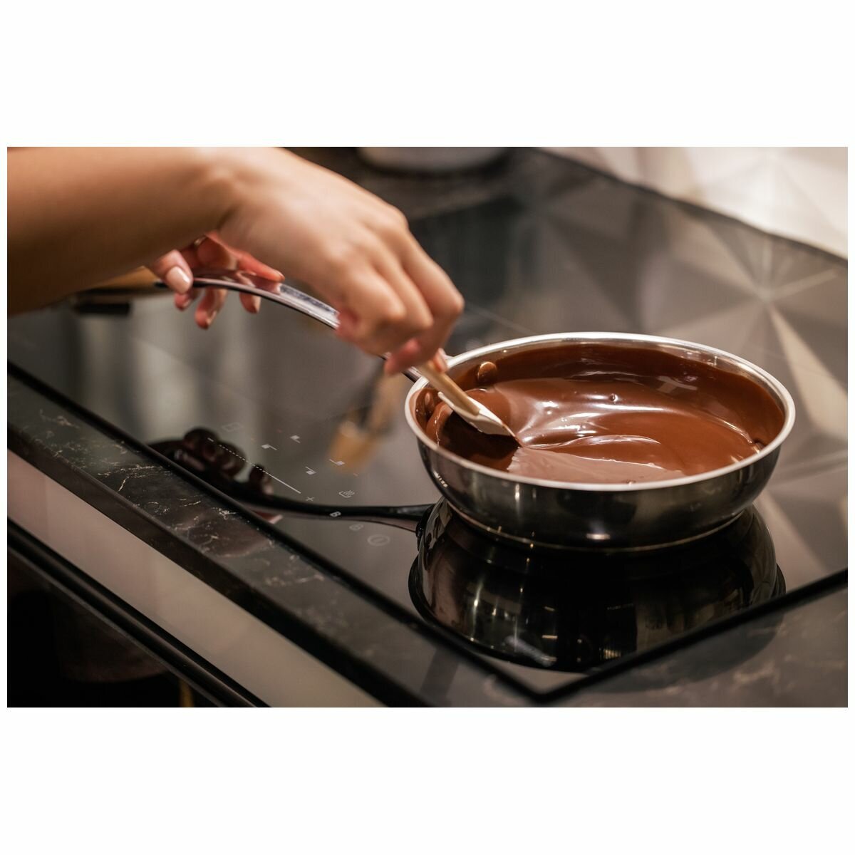 Haier 90cm Induction Cooktop Five Zones with Flexi Zone HCI905FTB3 hero image