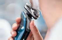 Philips S5420 AquaTouch Wet and Dry Electric Shaver hero image