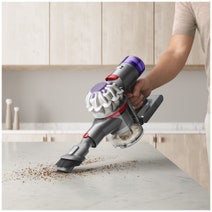 Dyson V8 Car-Boat Handheld Vacuum 586122-01 hero image