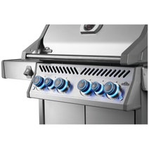 Napoleon Rogue Pro-S 525 4 Burner LPG Freestanding BBQ RPS525RSIBPSS-2-AU hero image